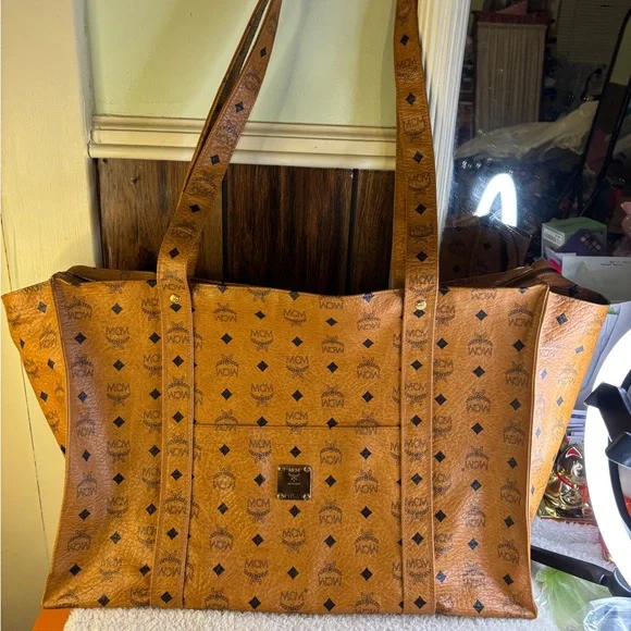 MCM Large Cognac Visetos Tote Shoulder Travel Carry on Tote EUC - Picture 4 of 17
